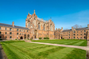 ALTIDO 4-bed apt inside Keble College